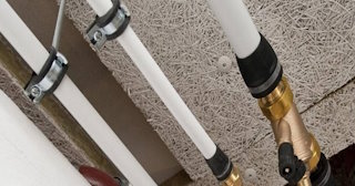 Замена труб водоснабжения в квартире: цена от 2066 руб. - СантехДомБгр
